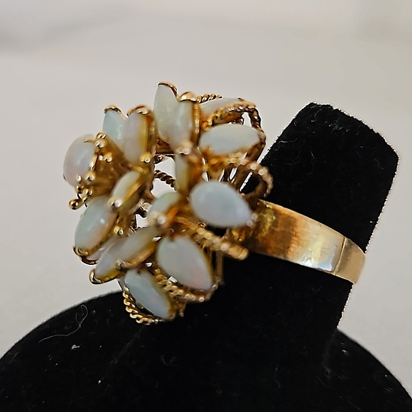 Vintage 14k Opal Flower Cluster Ring - Picture 3 of 9